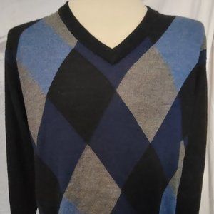Stylish Black Bold Argyle Wool Blend V-Neck Sweater